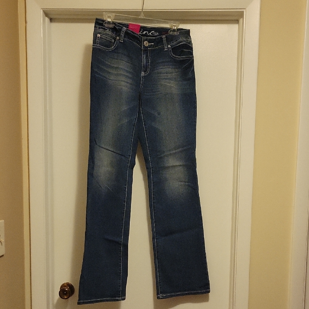 NWT: inc Women's Boot Leg Curvy Fit Jeans